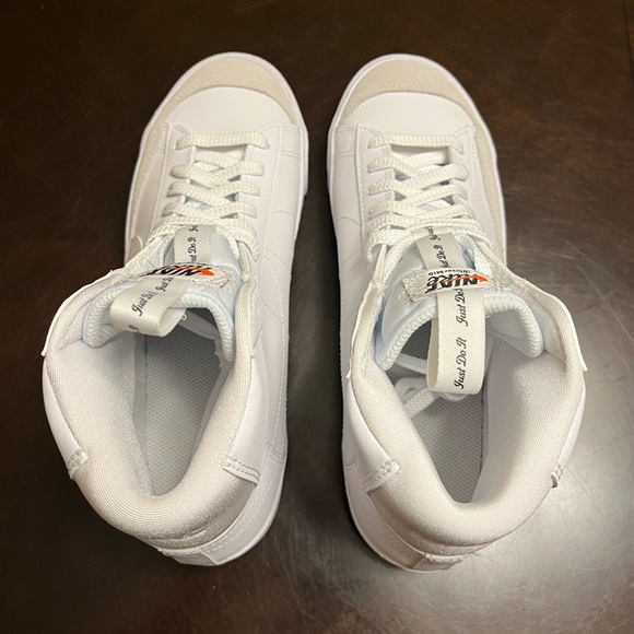 New Nike Blazer Mid 77 Leather White Sneaker Shoes 6Y - Picture 11 of 12